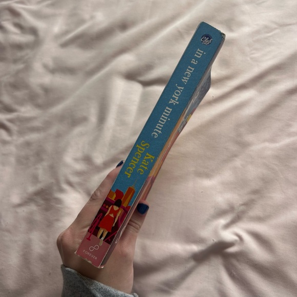 In a New York Minute by Kate Spencer - Good Condition - Picture 4 of 4